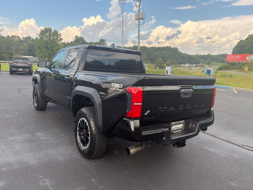 Used 2024 Toyota Tacoma TRD Off-Road AWD/4WD image 7