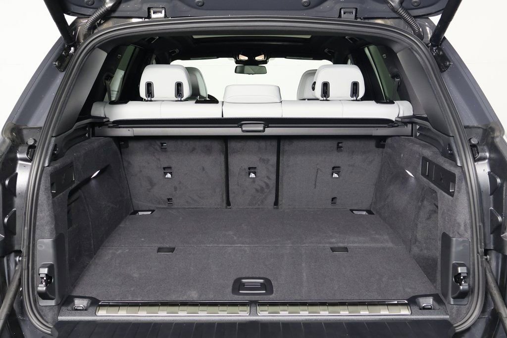 New 2026 BMW X5 xDrive50e w/ Climate Comfort Package image 8