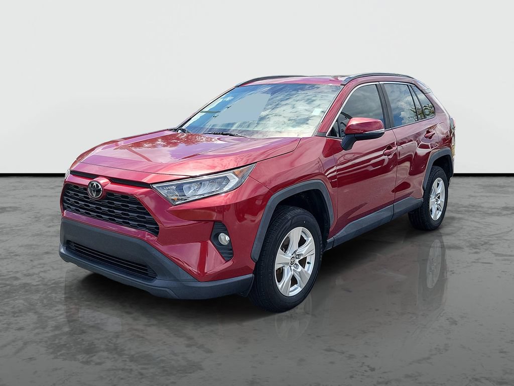 Used 2021 Toyota RAV4 XLE w/ Convenience Package FWD image 5