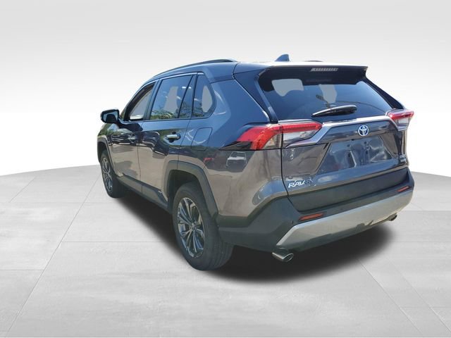 Used 2022 Toyota RAV4 Limited AWD/4WD image 6