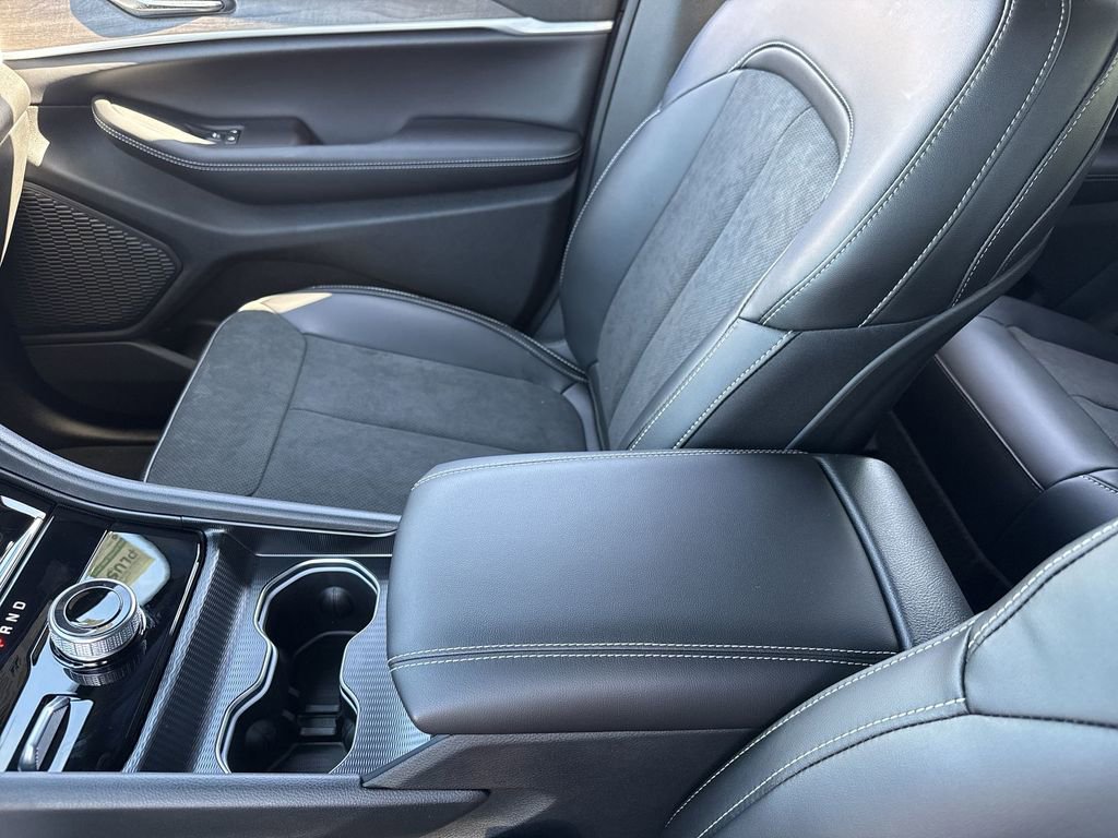 New 2026 Jeep Grand Cherokee Laredo image 20