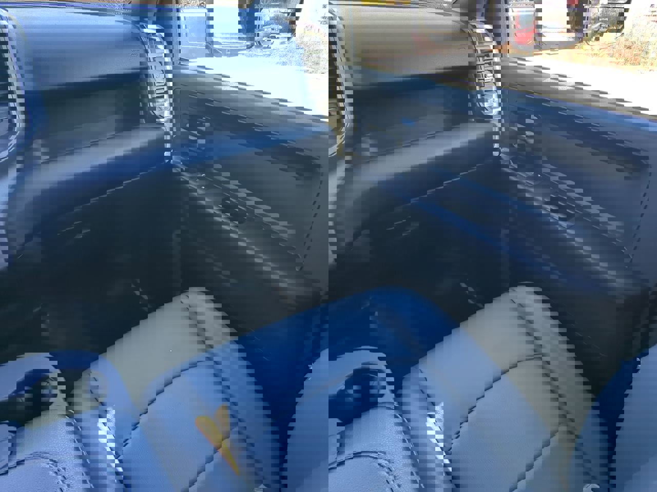 Used 2021 RAM 5500 Tradesman w/ Chrome Appearance Group image 15