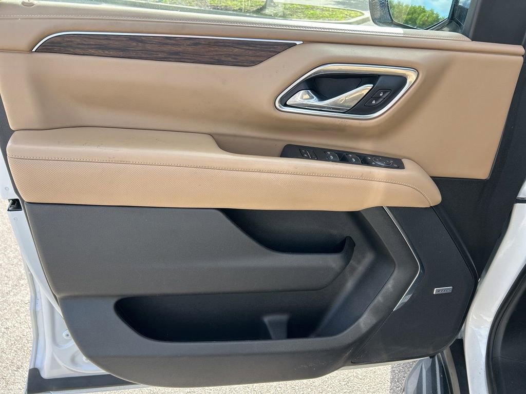 Used 2021 Chevrolet Tahoe Premier w/ Premium Package RWD image 17