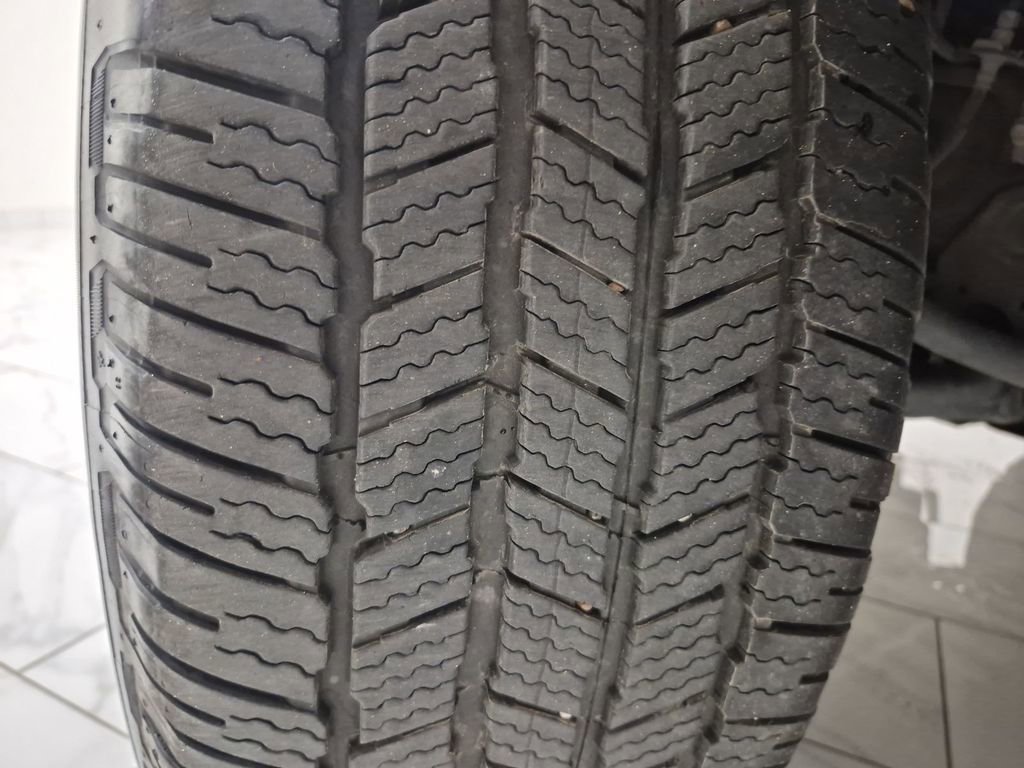 Used 2021 GMC Yukon SLT w/ SLT Premium Package image 38