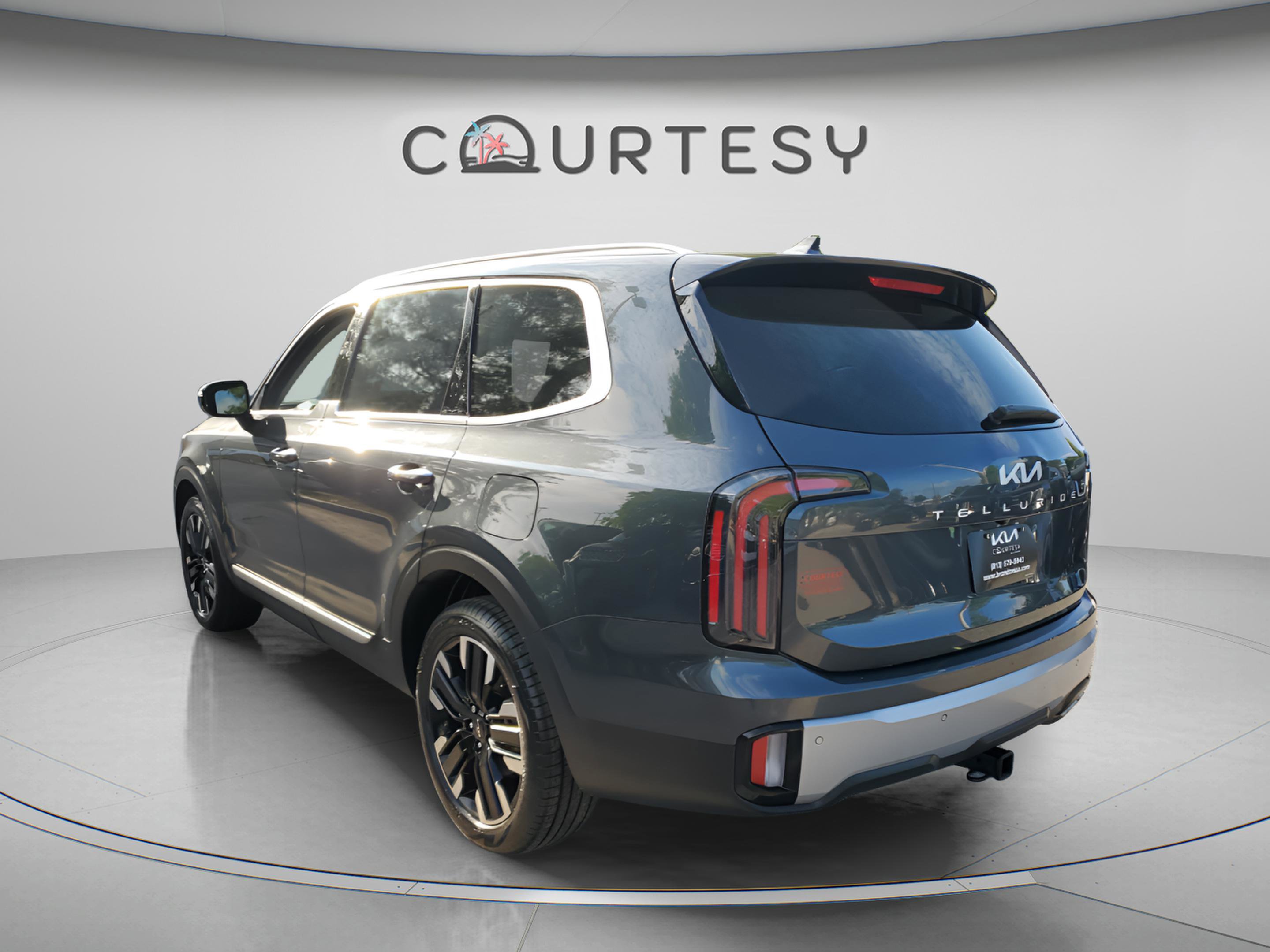 Certified 2023 Kia Telluride SX FWD image 2