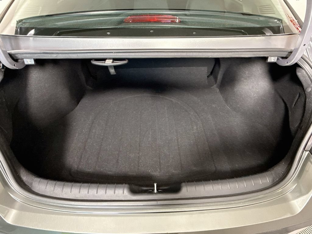 Certified 2024 Hyundai Elantra SE FWD image 27