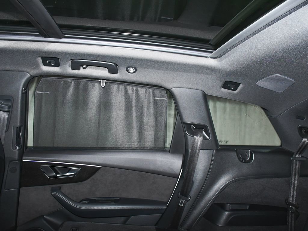 Used 2021 Audi SQ7 Premium Plus w/ Executive Package image 63