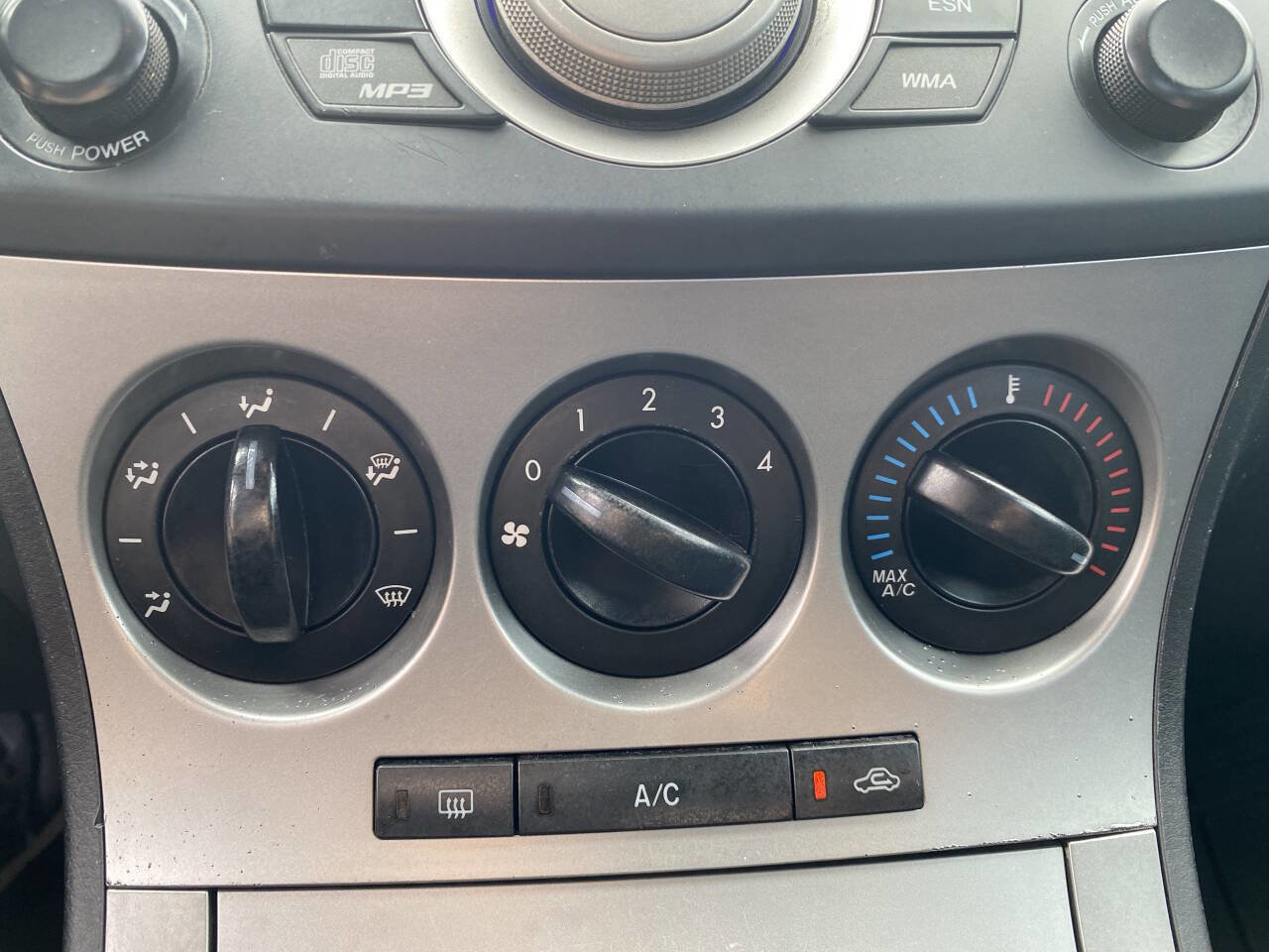 Used 2011 MAZDA MAZDA3 i Sport image 35