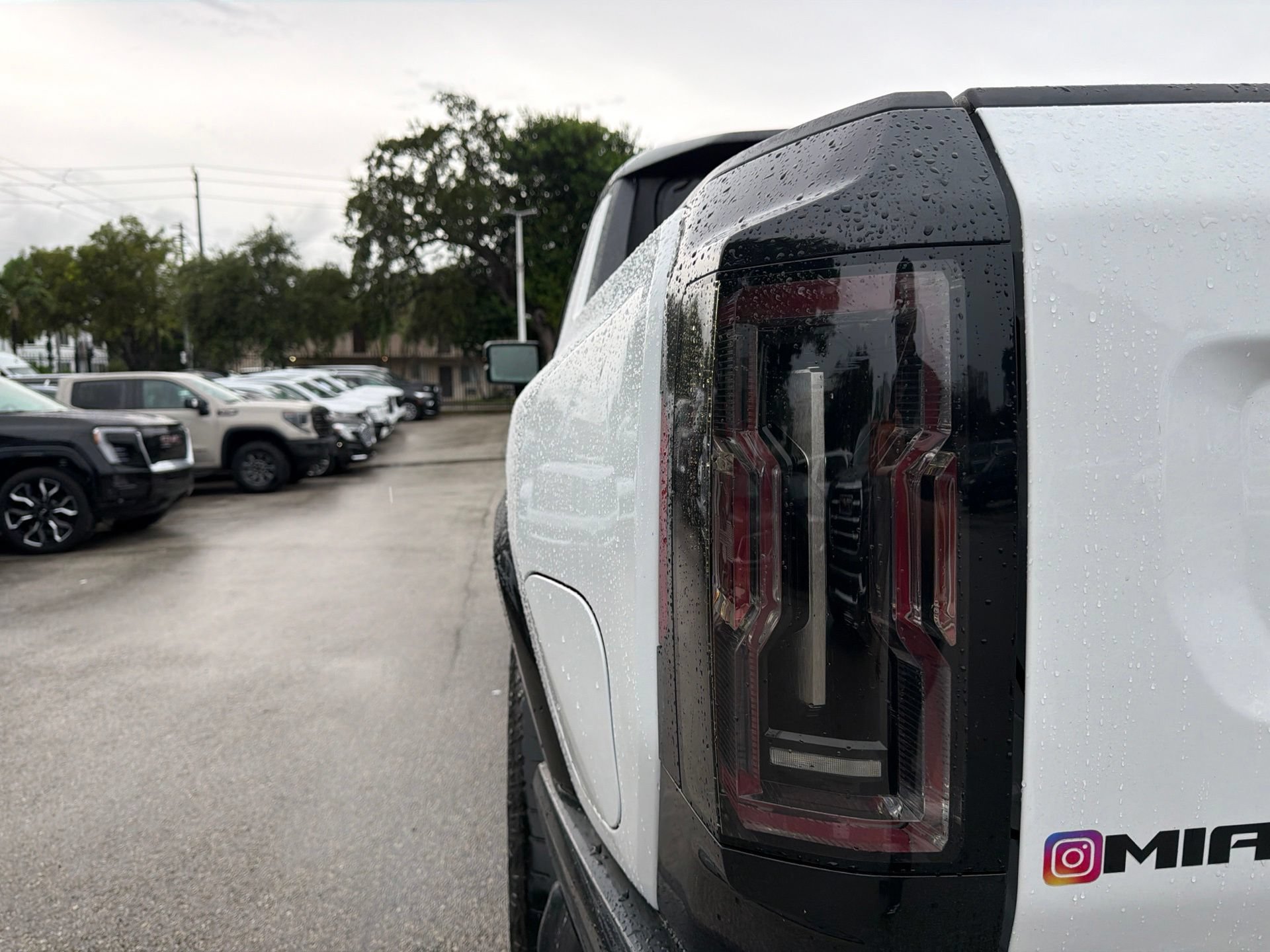 Used 2025 GMC Hummer EV 2X w/ LPO, Sport Package AWD/4WD image 10