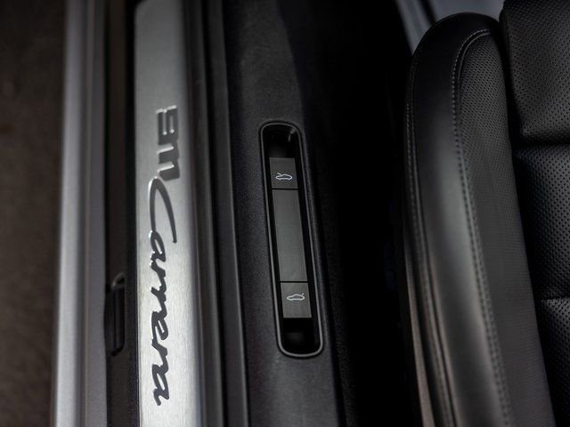 Certified 2025 Porsche 911 Carrera image 39