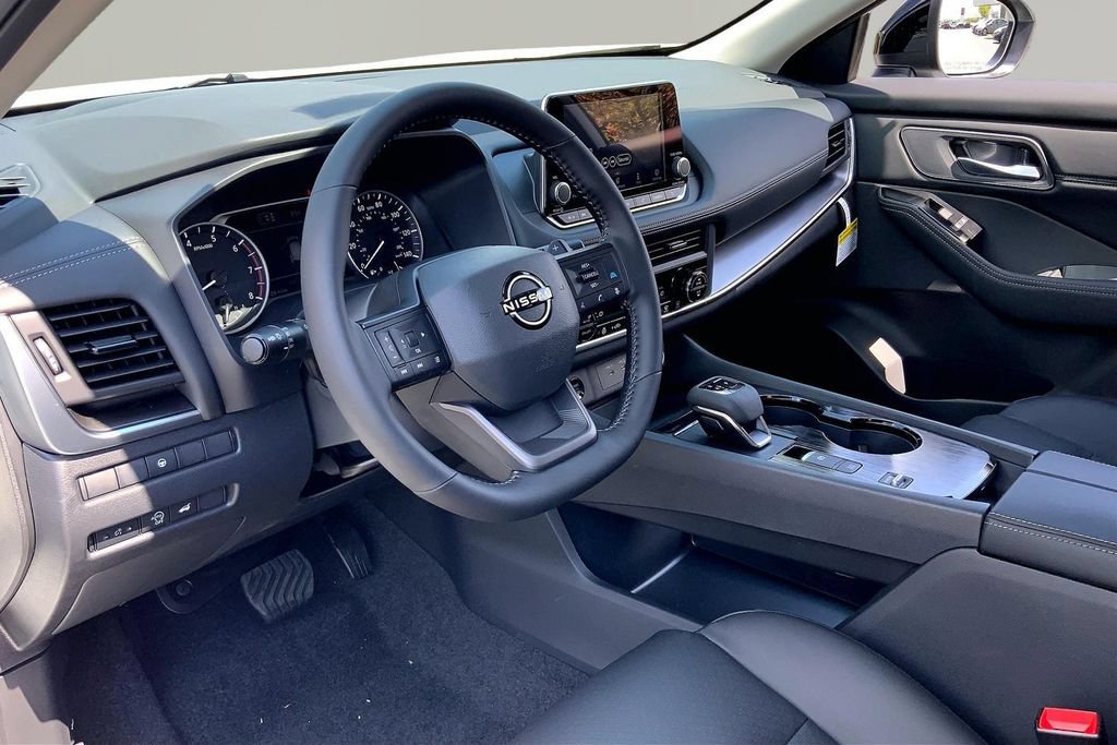 New 2026 Nissan Rogue Dark Armor FWD image 8
