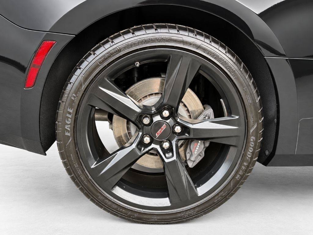 Used 2016 Chevrolet Camaro SS RWD image 9
