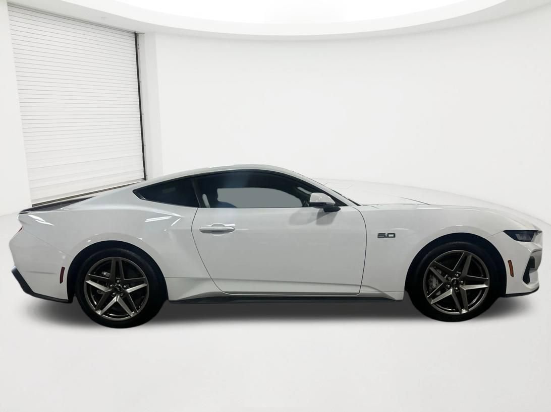 Used 2024 Ford Mustang GT Premium image 4
