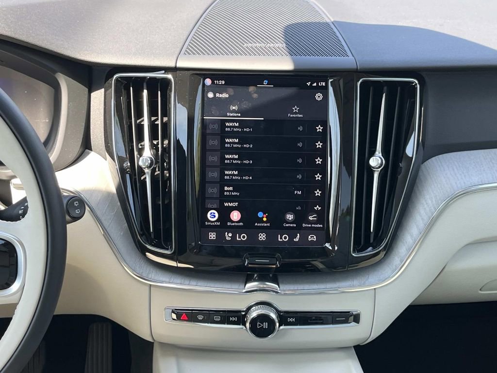 Certified 2025 Volvo XC60 T8 Plus w/ Protection Package Premier image 16