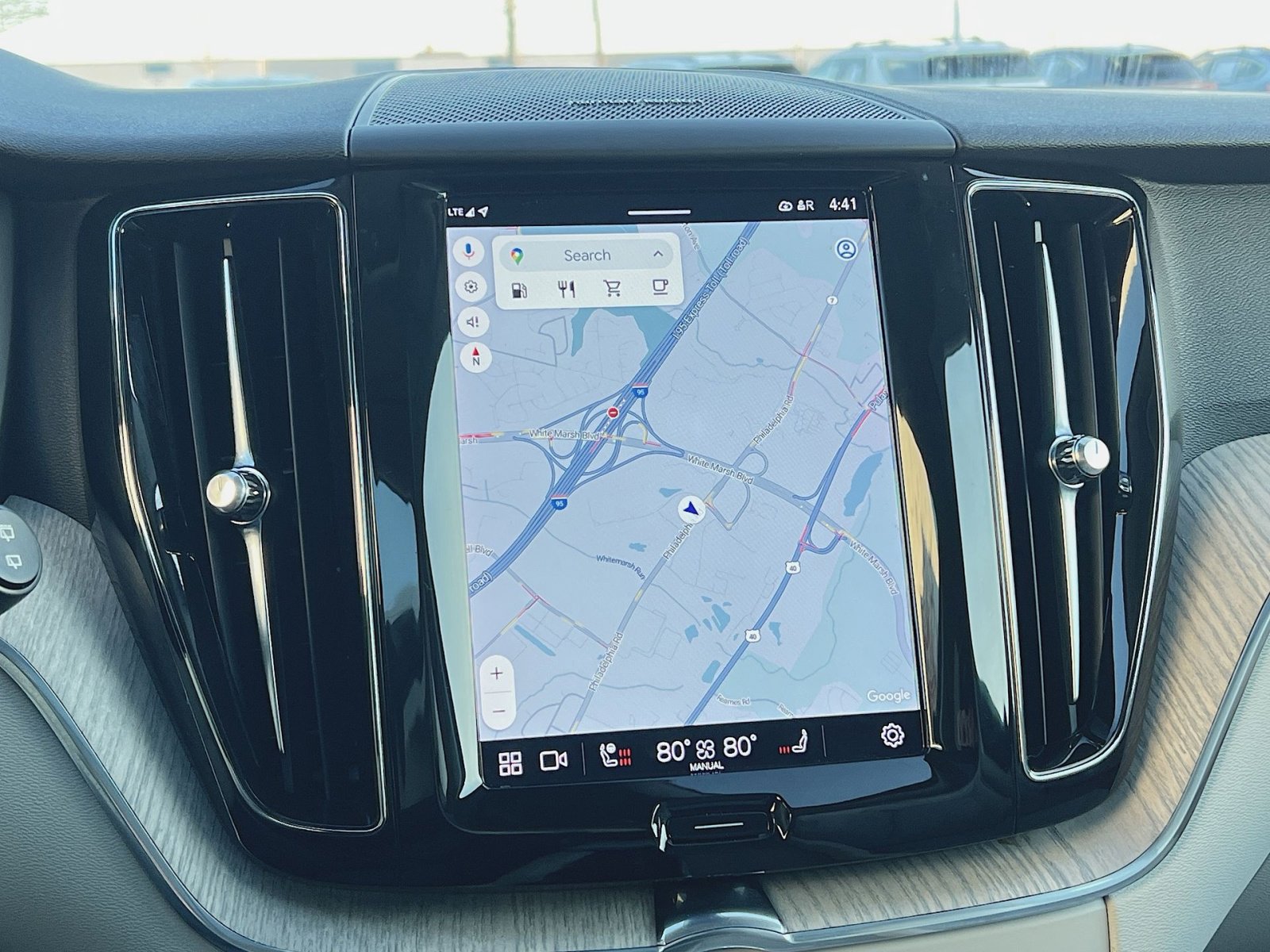 Used 2023 Volvo XC60 B5 Plus image 20