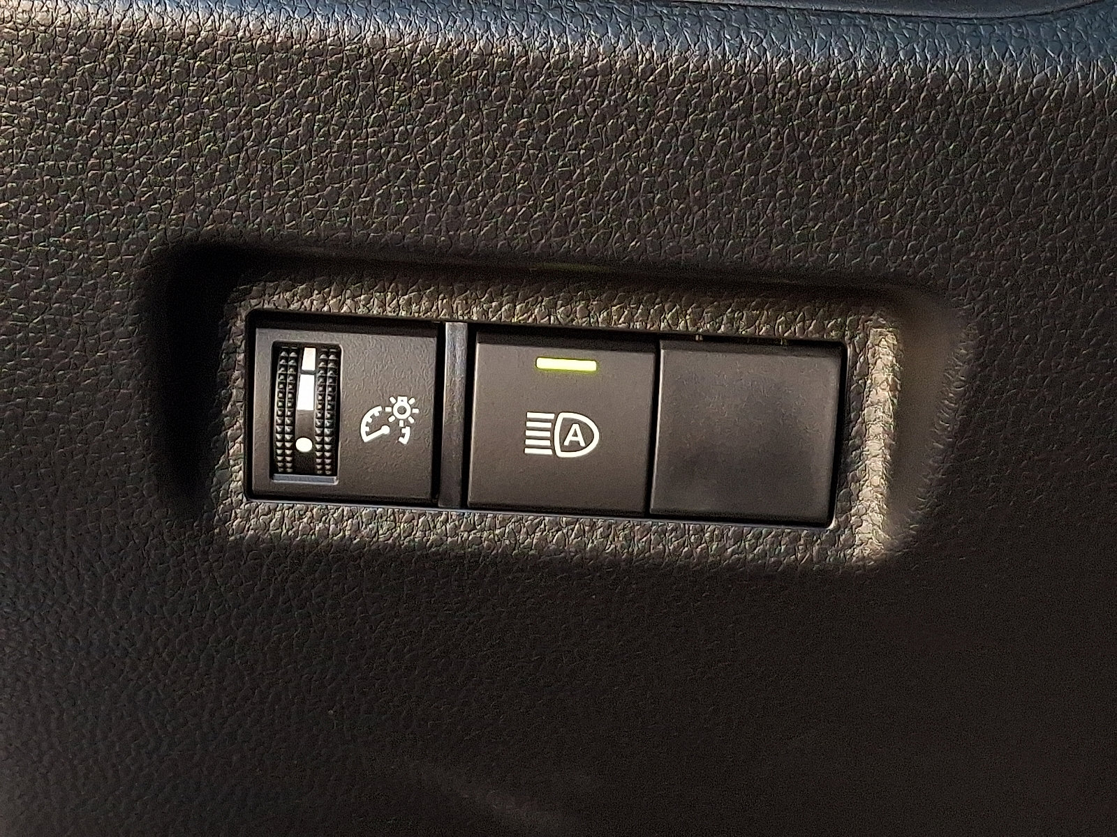 Certified 2025 Toyota RAV4 LE image 25