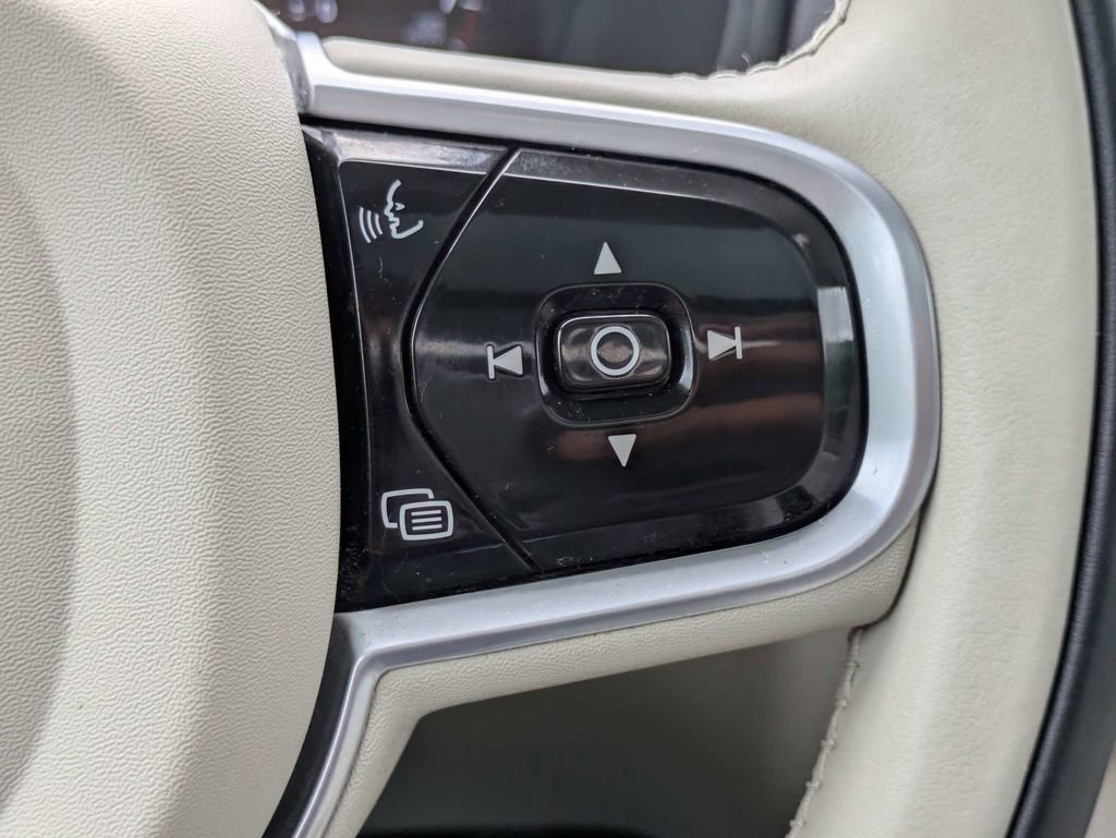 Used 2022 Volvo XC90 T6 Inscription w/ Lounge Package AWD/4WD image 30