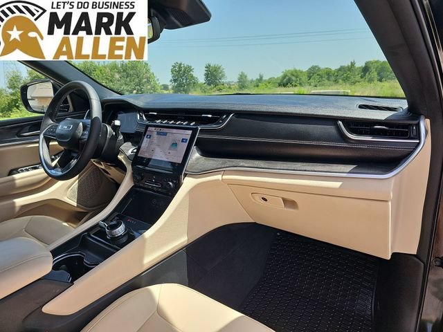 Used 2023 Jeep Grand Cherokee Limited AWD/4WD image 29