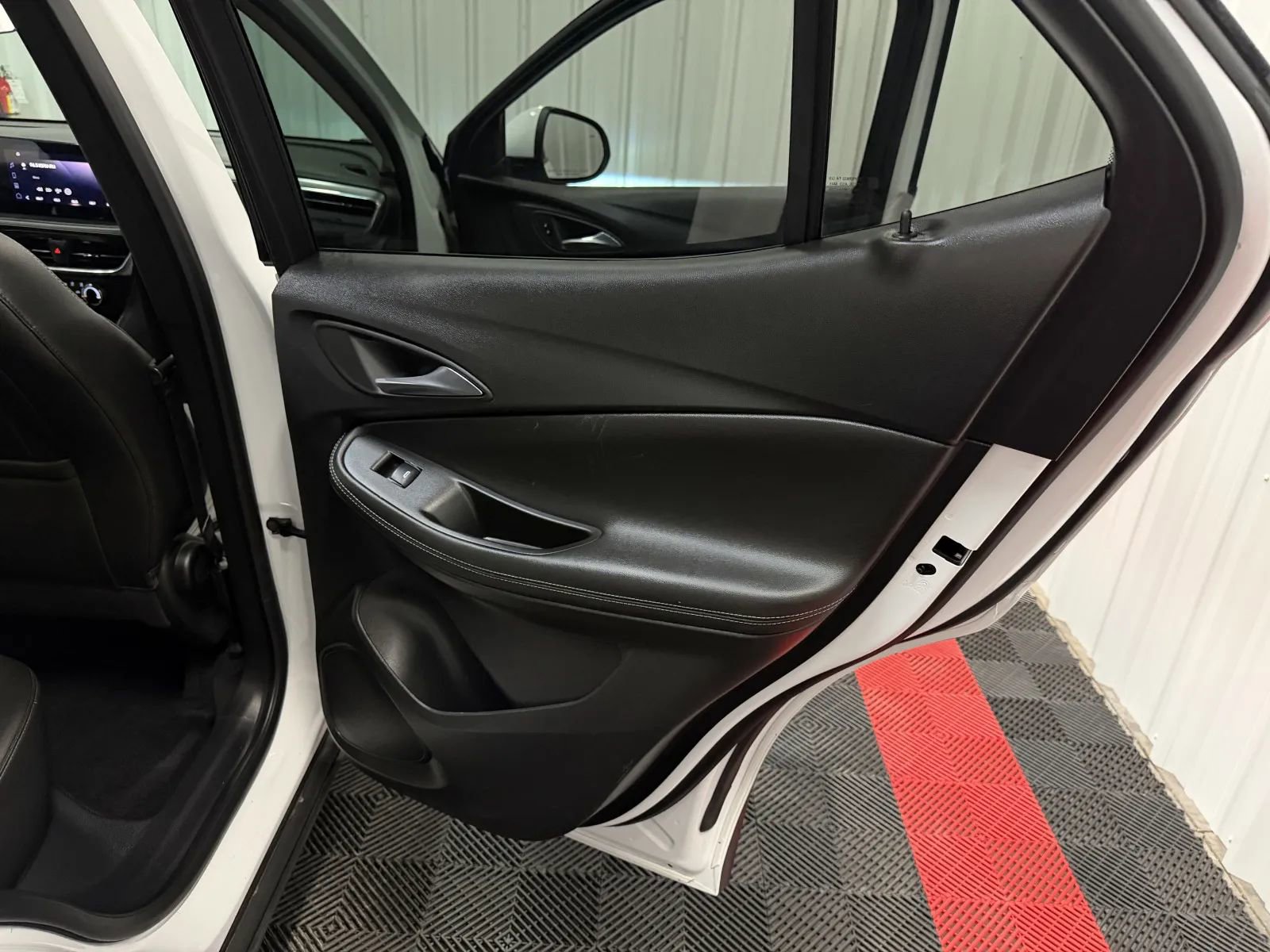 Used 2025 Buick Encore GX Preferred image 40