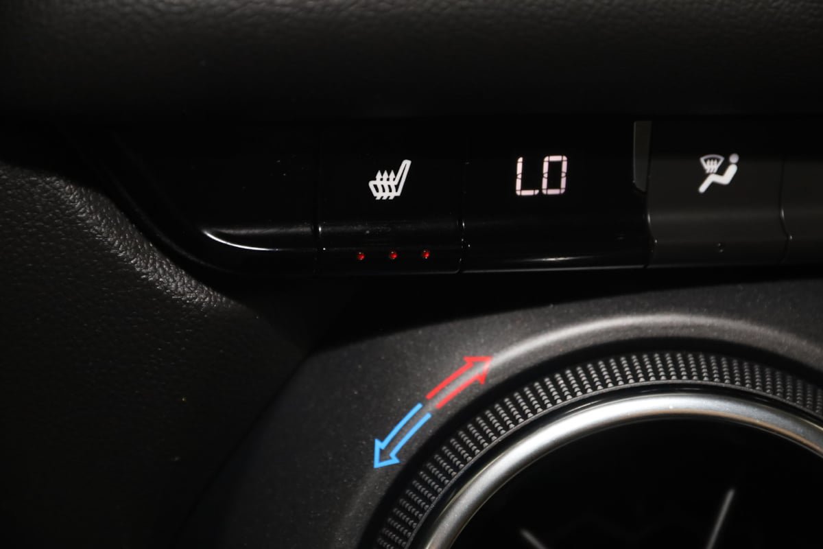 Used 2024 Chevrolet Blazer LT w/ Convenience Package FWD image 8