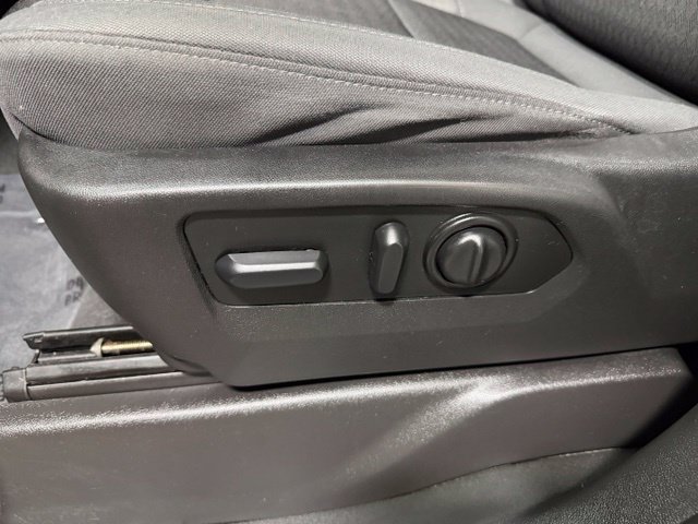 Used 2022 Chevrolet Silverado 1500 Custom AWD/4WD image 18