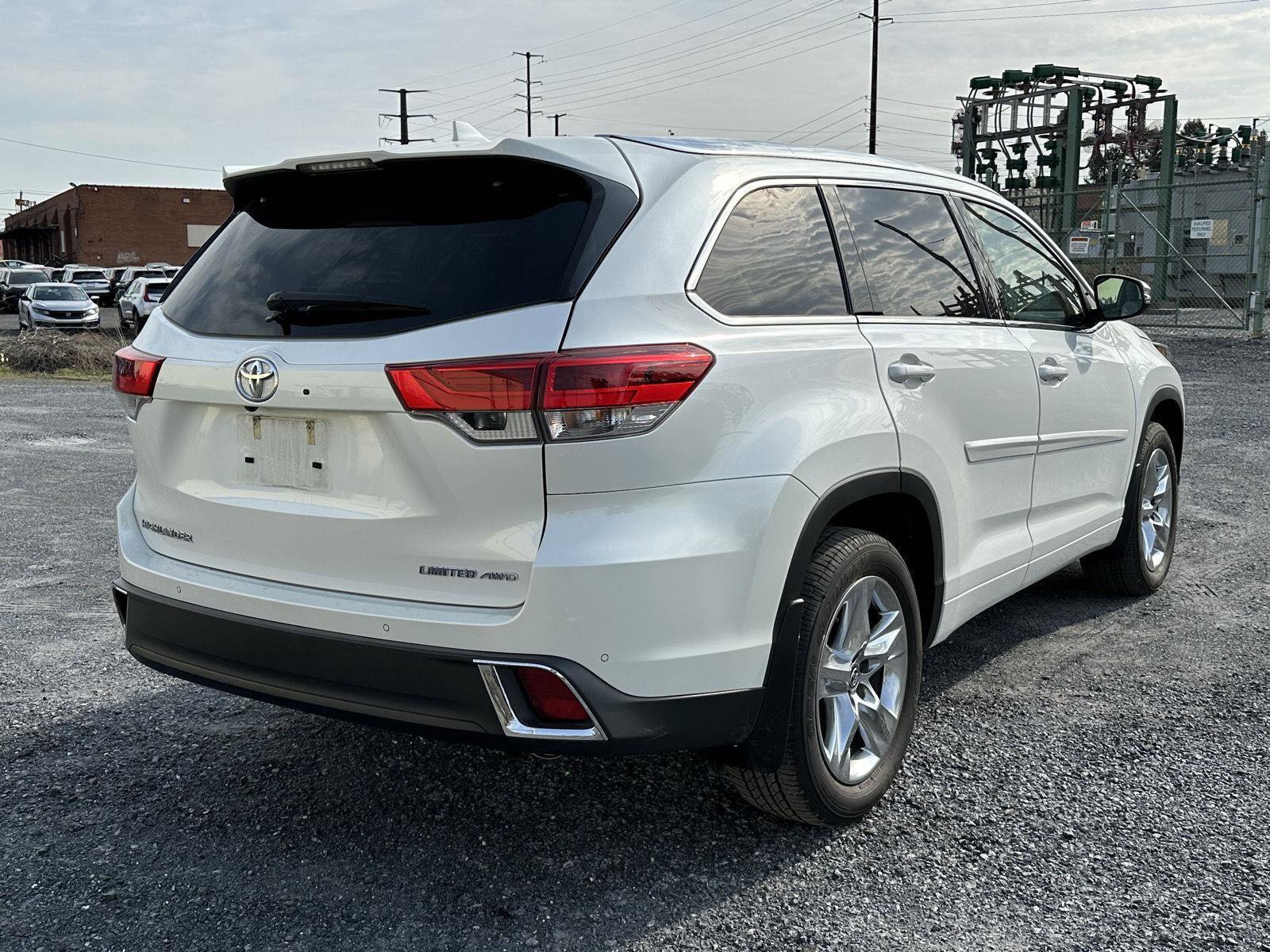 Used 2018 Toyota Highlander Limited image 8