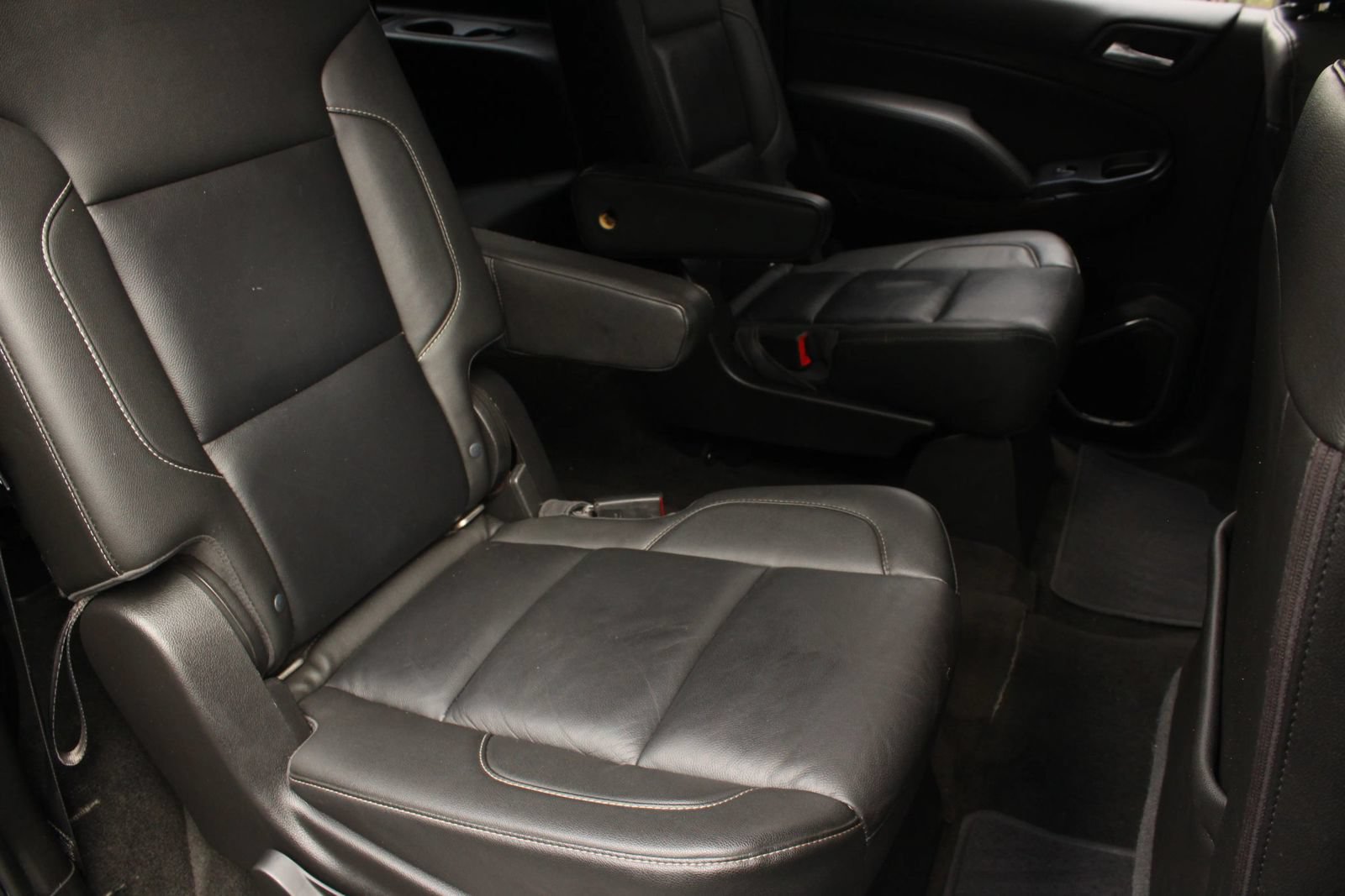 Used 2018 Chevrolet Suburban LT AWD/4WD image 24
