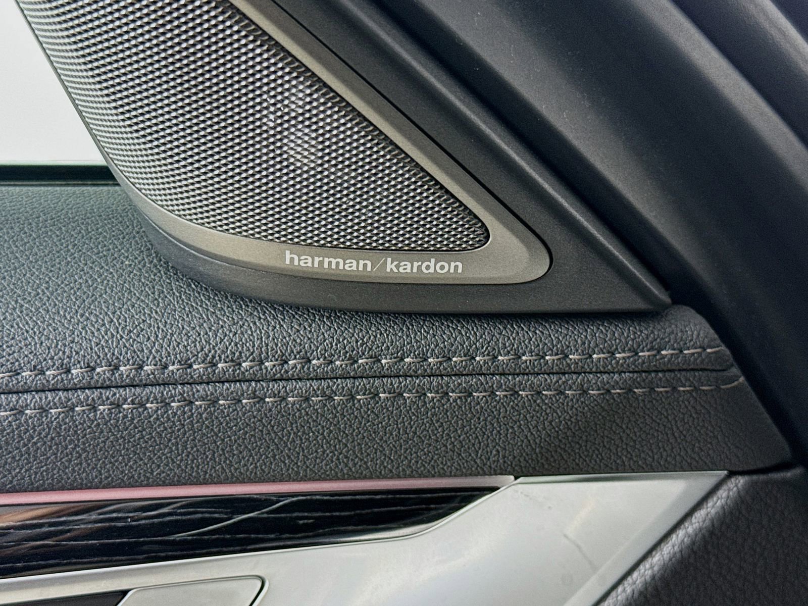 Certified 2022 BMW 740i image 19