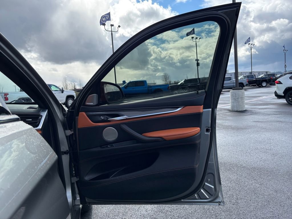 Used 2018 BMW X6 M image 26