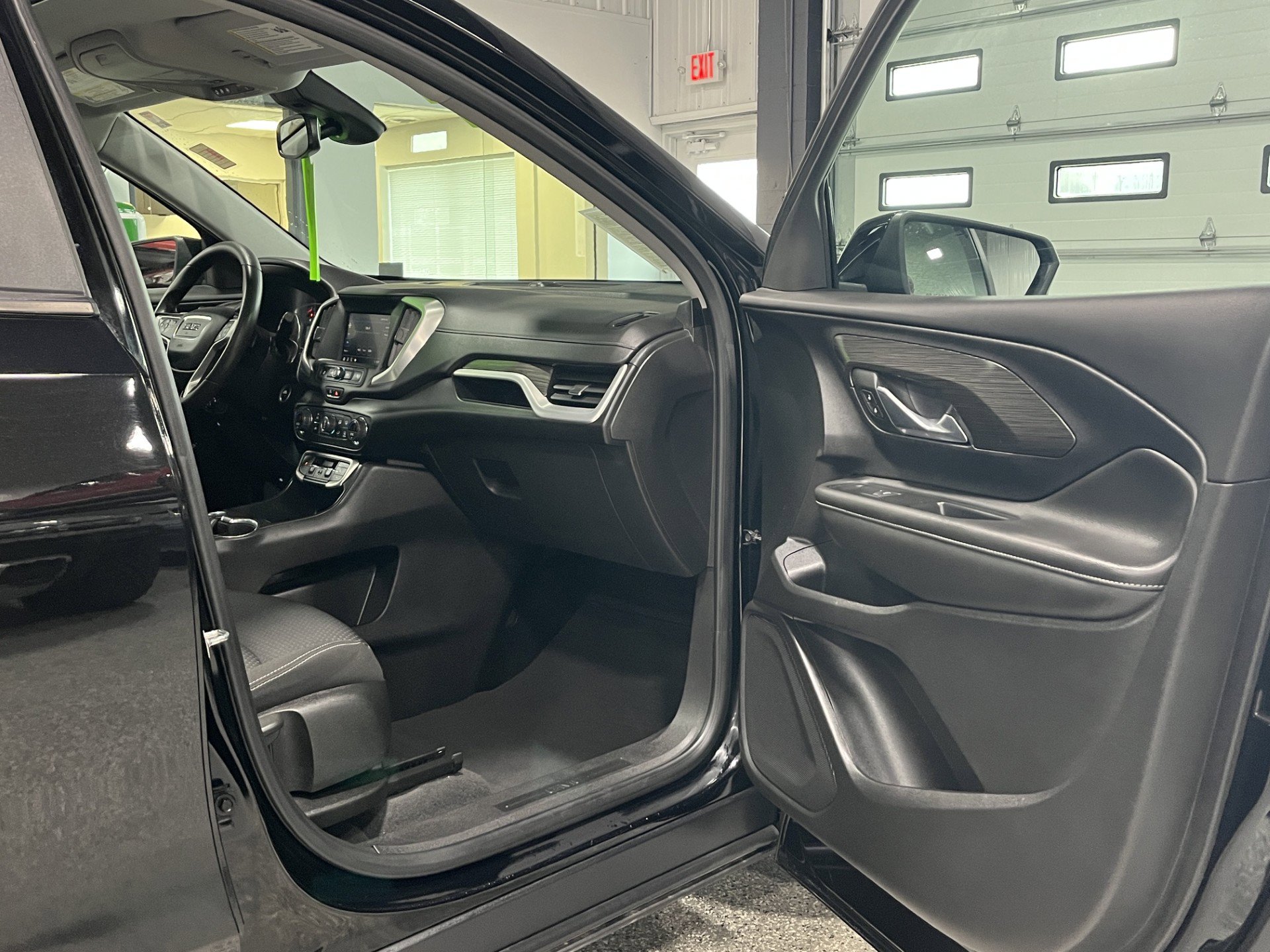 Certified 2023 GMC Terrain SLE w/ Driver Convenience Package image 8