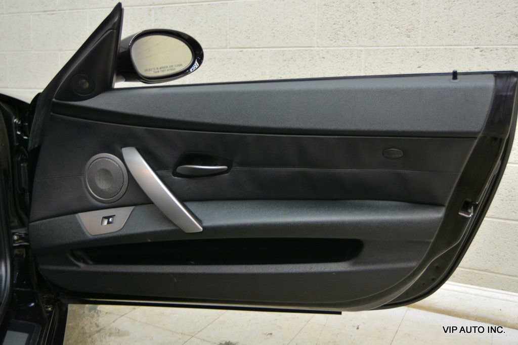 Used 2003 BMW Z4 2.5i image 14