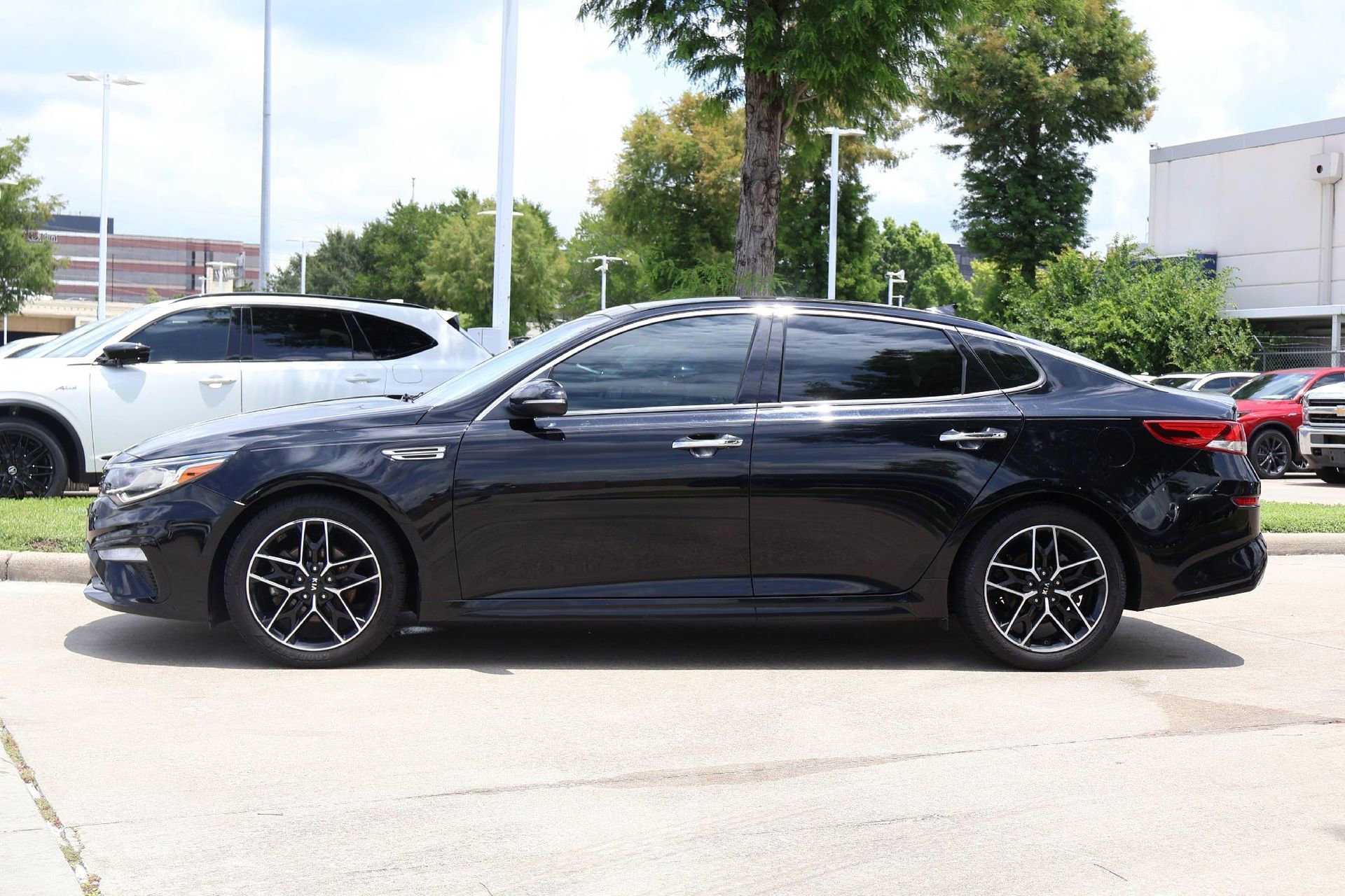 Used 2020 Kia Optima SE FWD image 3