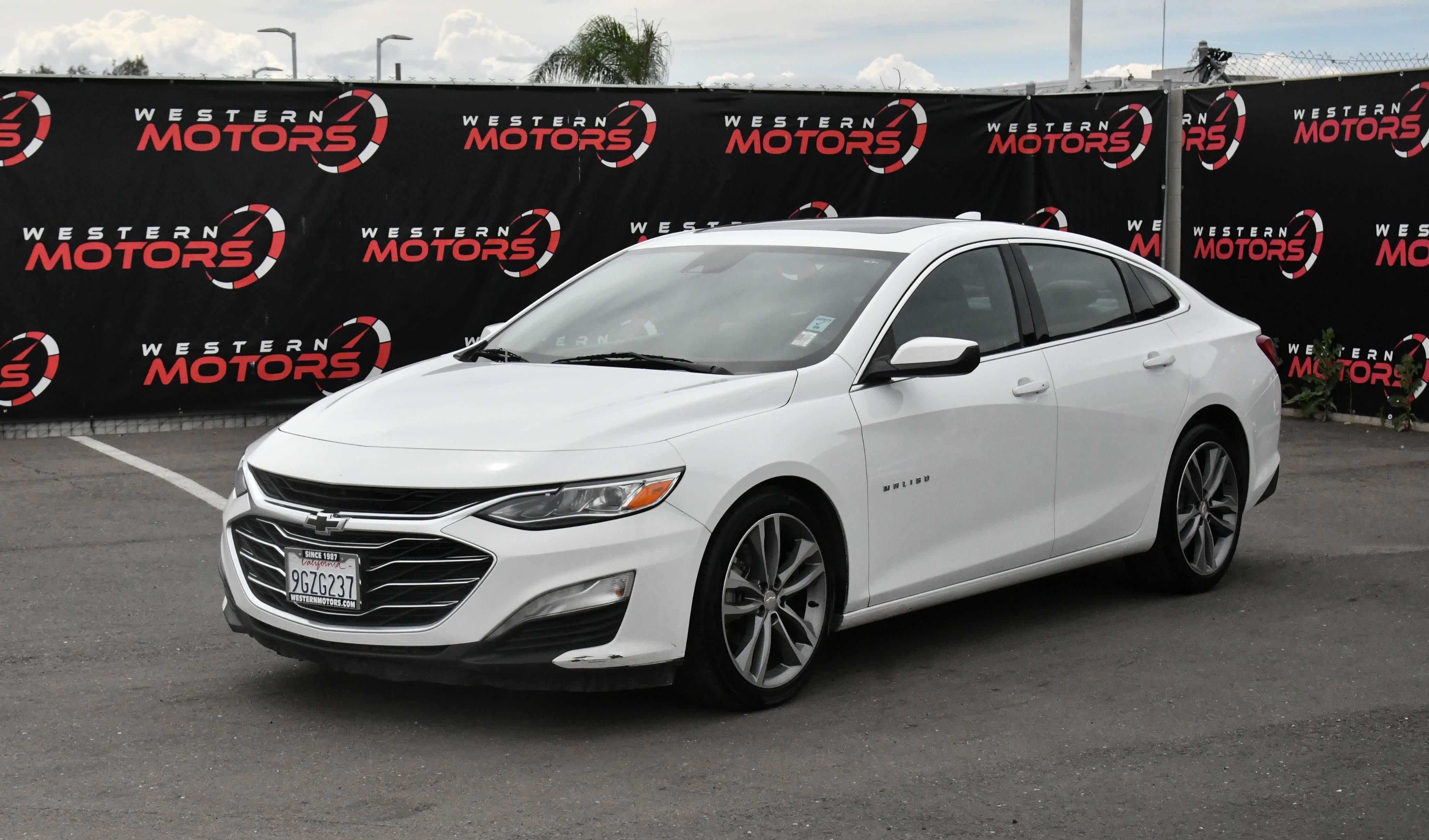 Used 2023 Chevrolet Malibu LT image 3