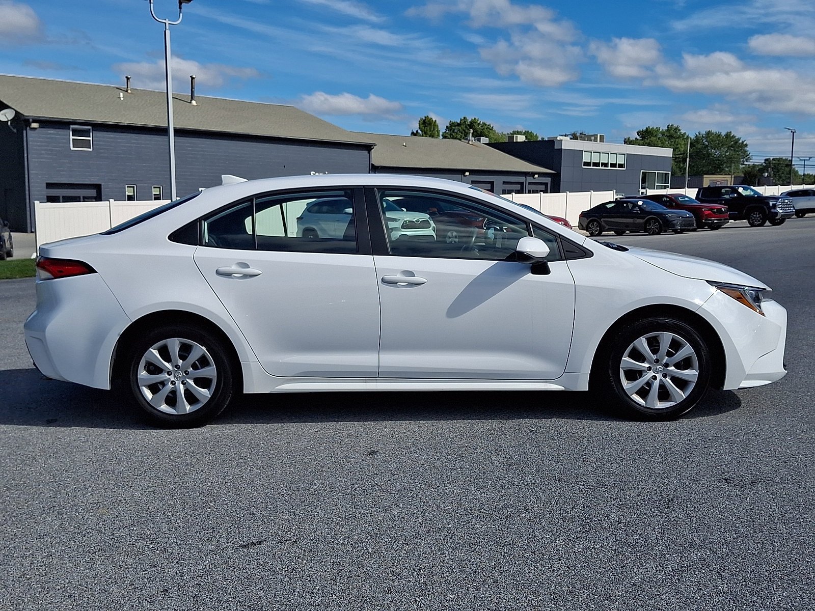Used 2025 Toyota Corolla LE FWD image 8