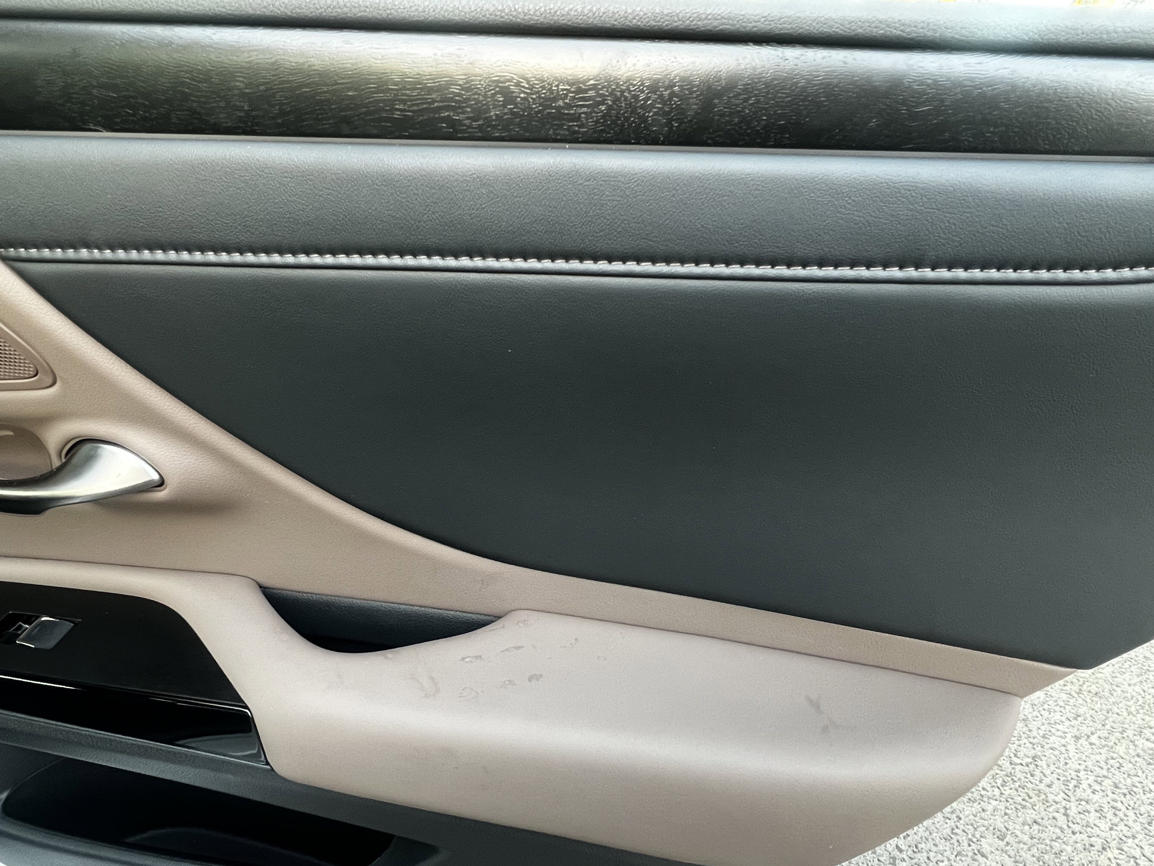 Used 2025 Lexus ES 300h w/ Premium Package image 38