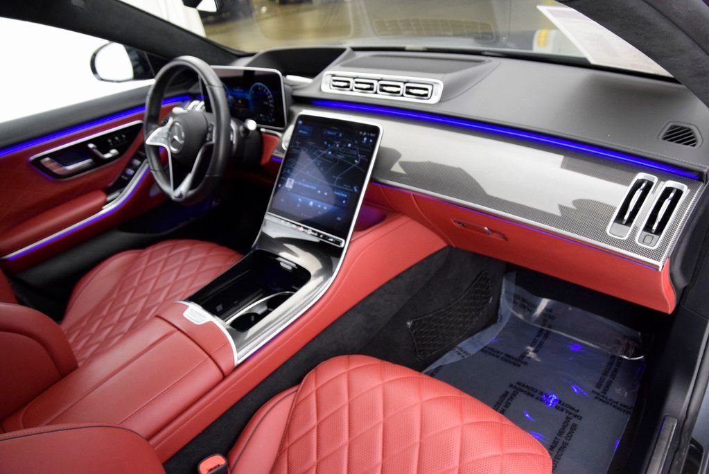 Used 2025 Mercedes-Benz S 580e 4MATIC Sedan image 14