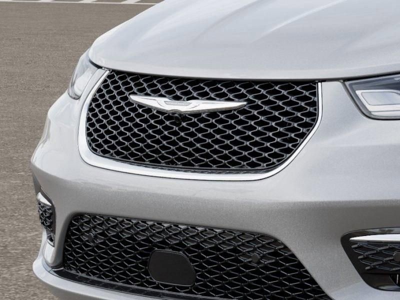 New 2026 Chrysler Pacifica Select w/ S Appearance Package image 11