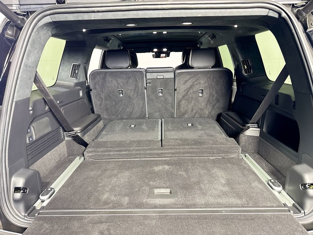 Used 2025 Rivian R1S Adventure image 30