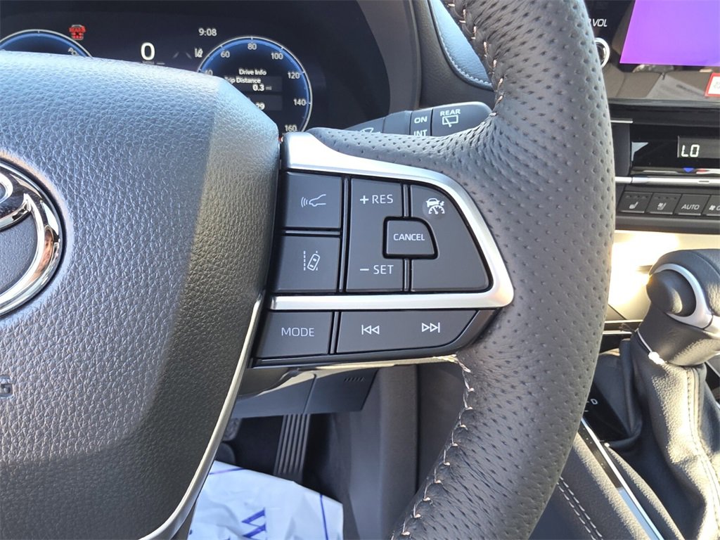 New 2025 Toyota Sienna Platinum image 32