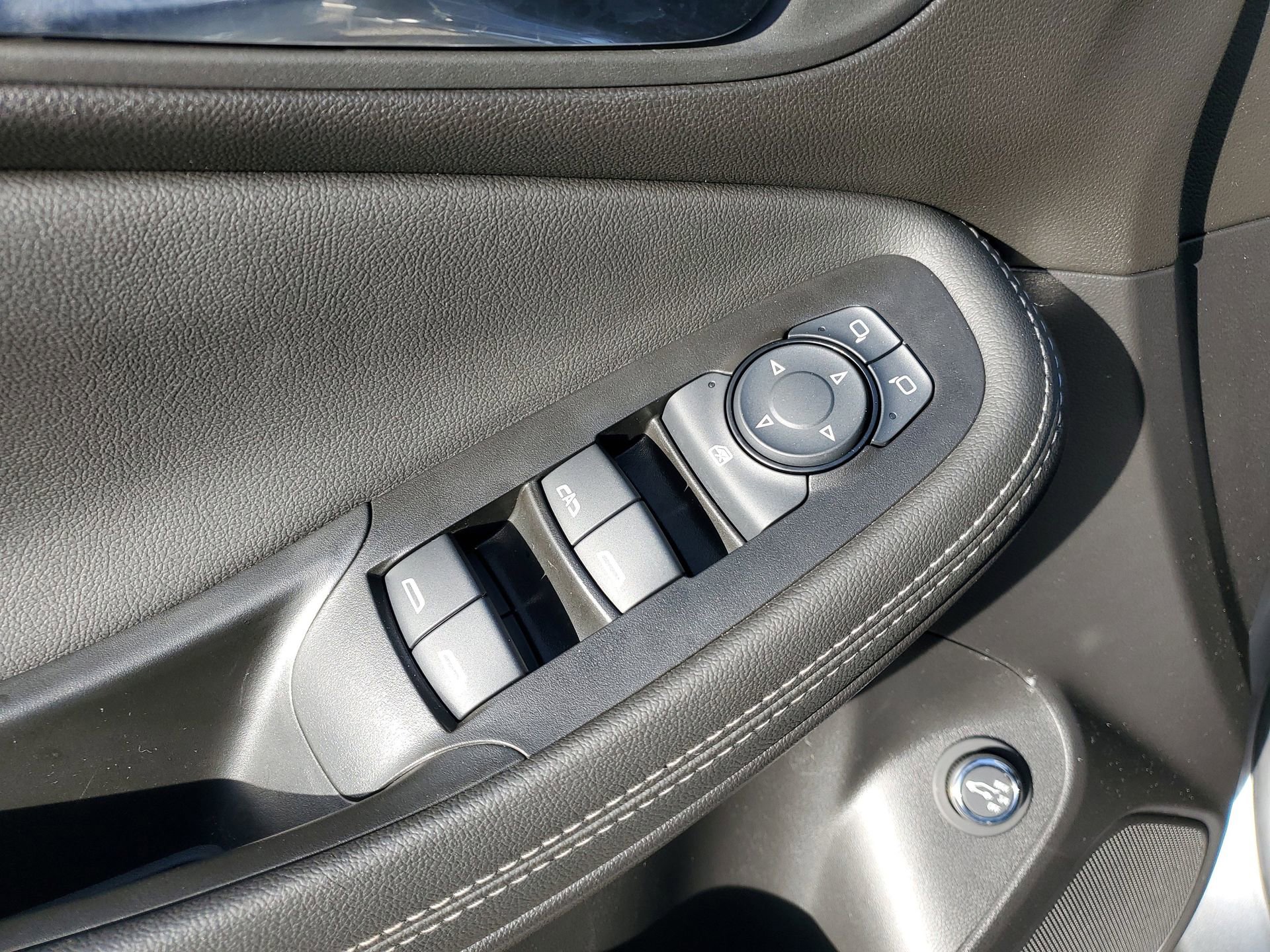 Certified 2023 Buick Encore GX Select w/ Sport Touring Package image 20