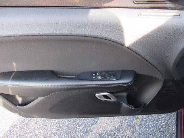 Used 2021 Dodge Challenger SXT w/ Driver Convenience Group RWD image 16