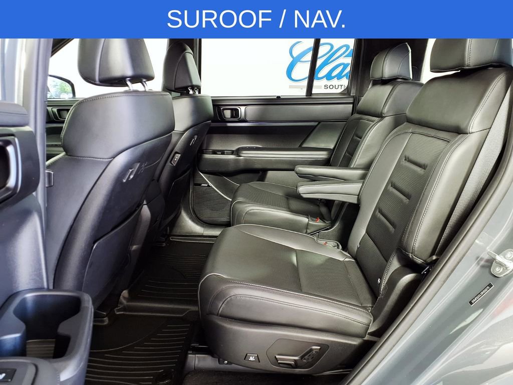 Used 2024 Hyundai Santa Fe Calligraphy AWD/4WD image 8