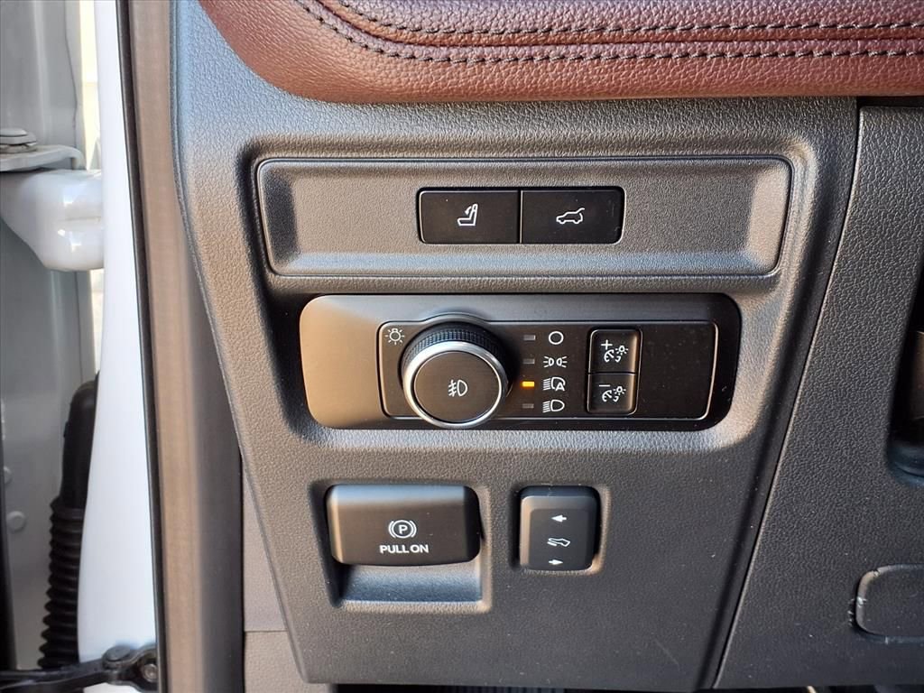 Used 2024 Ford Expedition Limited image 22