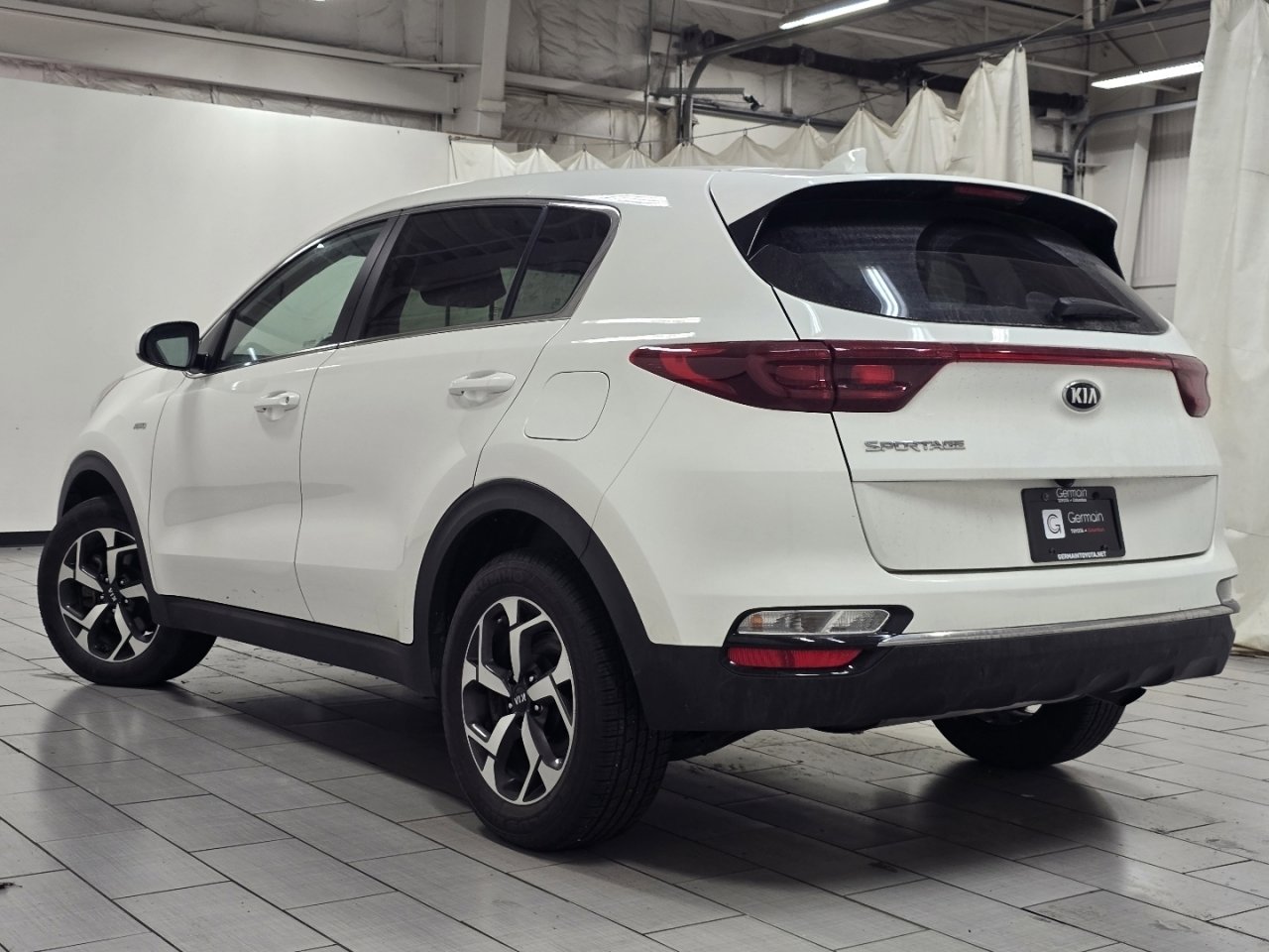 Used 2020 Kia Sportage LX image 12