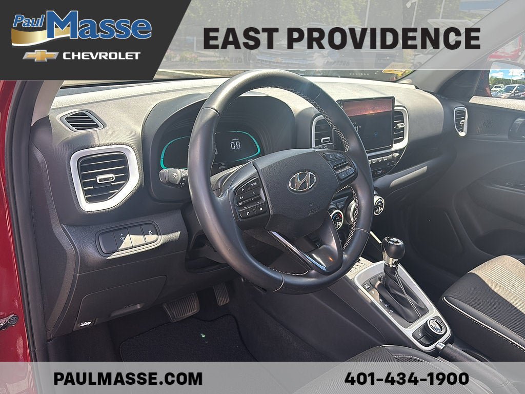 Used 2023 Hyundai Venue Limited w/ Cargo Package FWD image 11