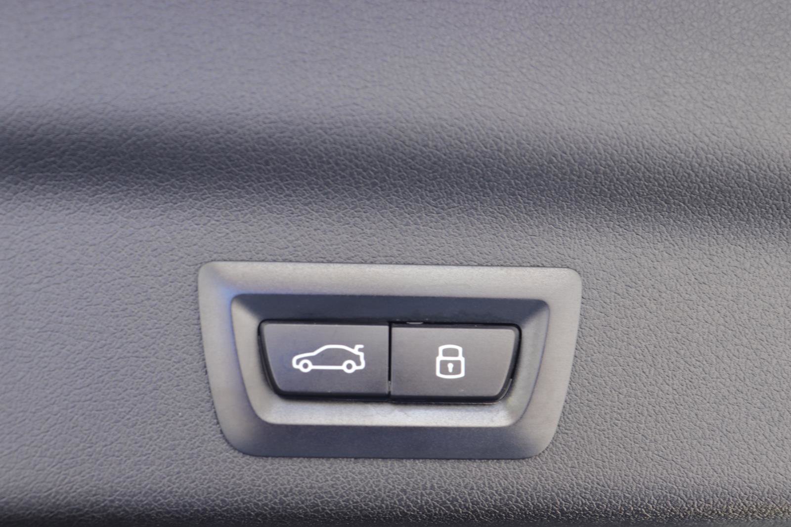 Used 2025 BMW X1 xDrive28i w/ Premium Package image 18