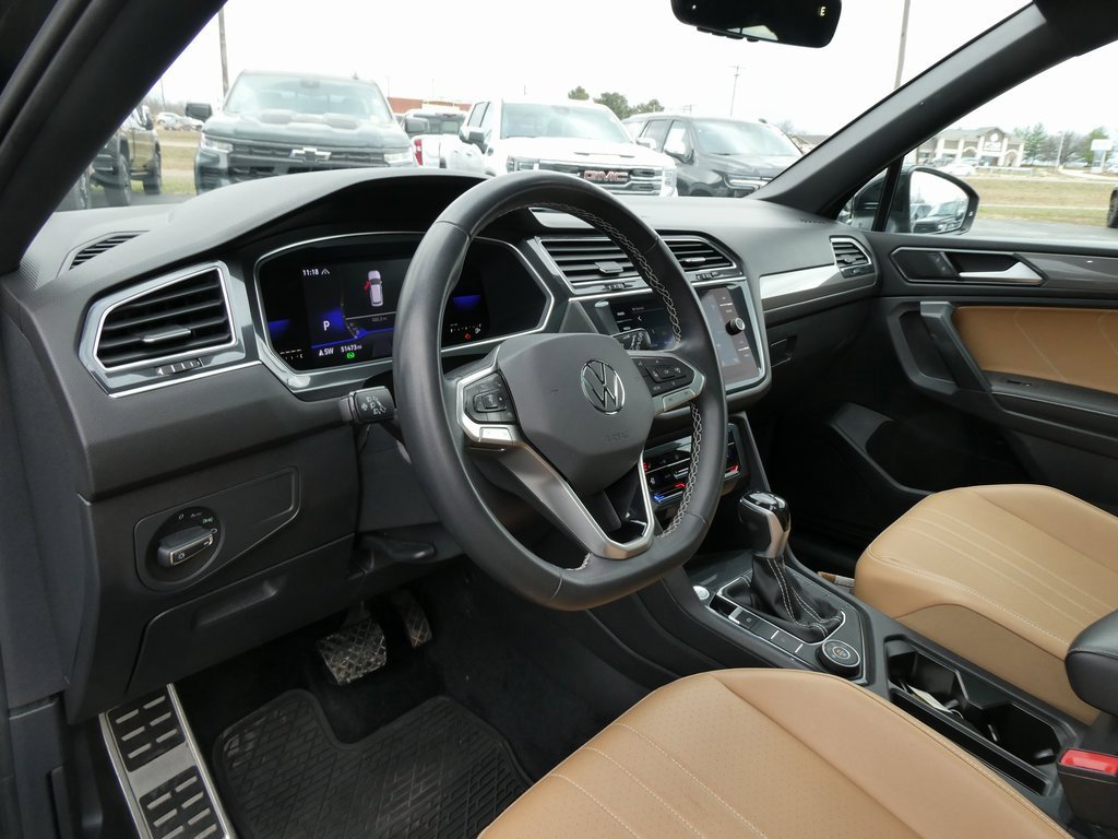 Used 2022 Volkswagen Tiguan SE w/ Panoramic Sunroof Package image 20