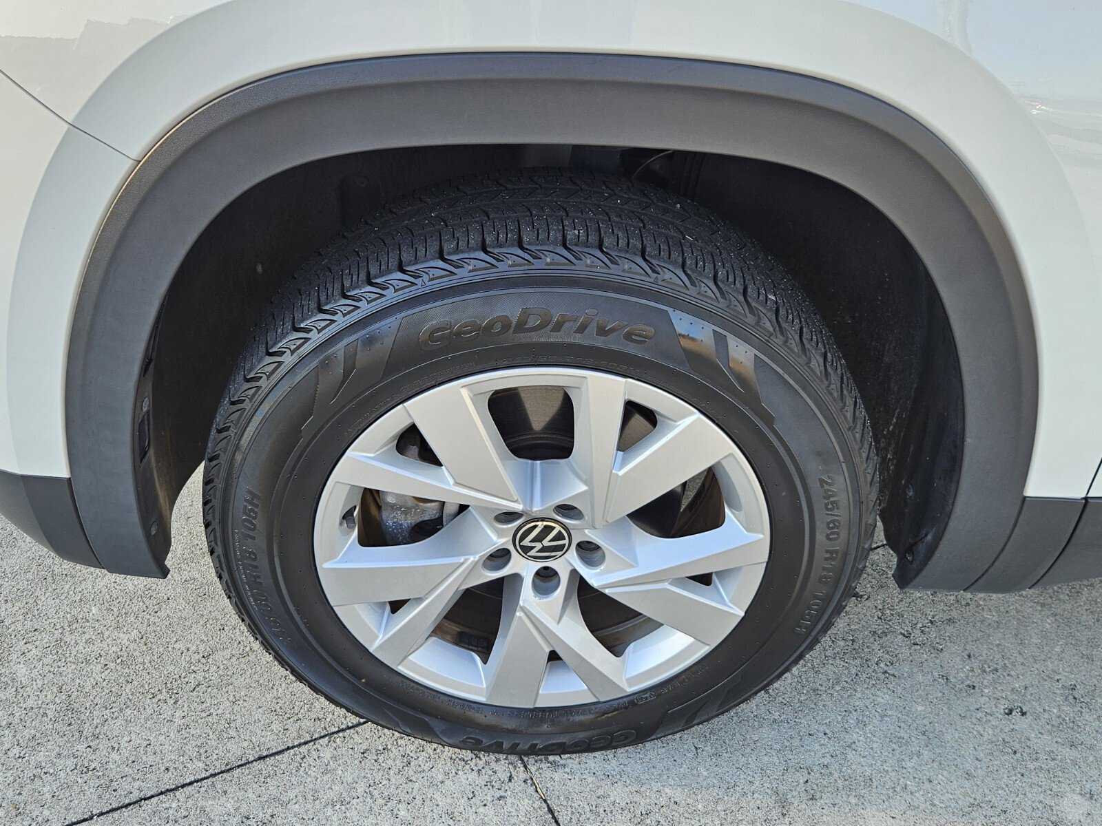 Used 2021 Volkswagen Atlas Cross Sport S image 24