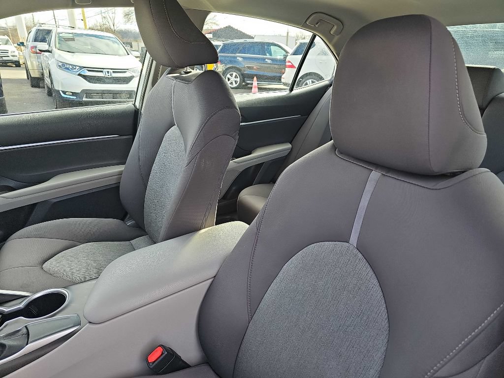Used 2021 Toyota Camry LE FWD image 29