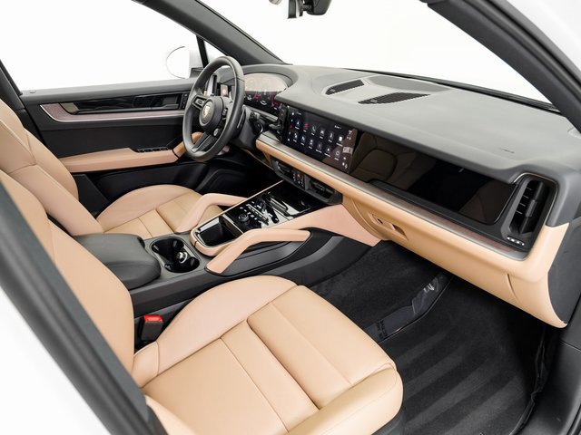Certified 2025 Porsche Cayenne image 22